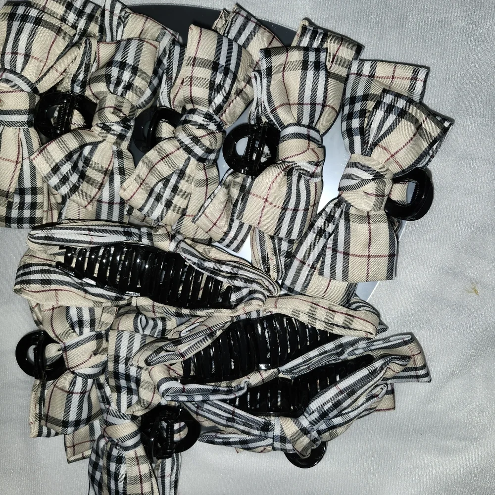 RESELLERS 148 PIECE BUNDLE OF VARIOUS HAIR ACCESSORIES 😍